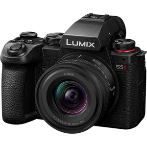 Panasonic Lumix S5 II, Appareil Photo Hybride Plein Format + Objectif Lumix S 18-40mm F4.5-6.3 (24MP, AF Phase, Double Stab., Vidéo 6K 10bit illimité, Rafale 30ips, Tropicalisé)