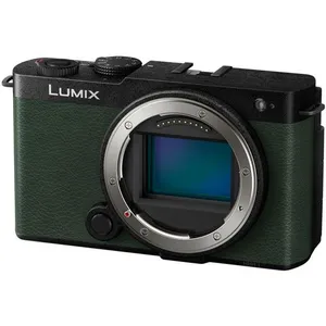 Comparateur de prix : Appareil photo Panasonic Lumix DC-S9E - Plein format 24,2 MP 6K - Vert