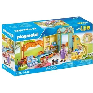 PLAYMOBIL 71743 Centre de soin canin avec 8 chiens et soigneur, My Lif... pas cher