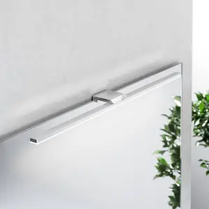 MCJ Applique pour miroir LED Triga IP44, chrome, 60cm, 3.000KVendu parluminaire
