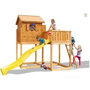 Aire de jeux en bois avec toboggan jaune, cabane et terrasse Fungoo