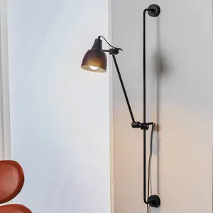 ALDEX Applique 997 avec prise, à 1 lampe, noireVendu parluminaire