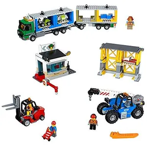 LEGO City Town Cargo Terminal 60169 Kit de construction (740 pièces) pas cher