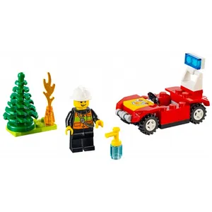Comparateur de prix : Lego Juniors - Voiture De Pompiers (Polybag) - 30338