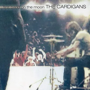 Comparateur de prix : UNIVERSAL M CNT First band on the moon