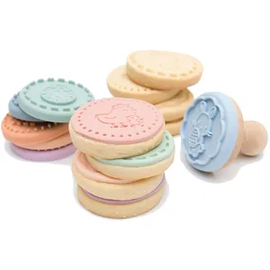 We Might Be Tiny Lot de 6 tampons à pâtisserie Pâques pas cher
