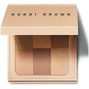 Poudre illuminatrice Nude Finish Bobbi Brown - Buff pas cher