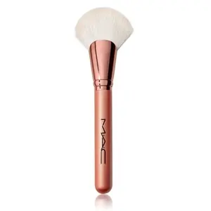 M.A.C Bronzer Fan Brush 143S - Pinceau Poudre Bronzante  pas cher