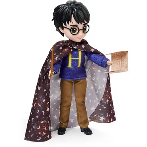 Comparateur de prix : Poupée Harry Potter 20 cm avec 2 tenues et 5 accessoires - Spin Master