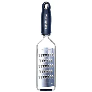 Comparateur de prix : Râpe gourmet pour carottes râpées - Microplane - Noir - Inox