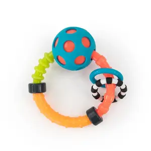 Hochet anneau Bend & Flex MULTICOLORE Sassy pas cher