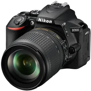 NIKON d5600 + 18-105 vr pas cher