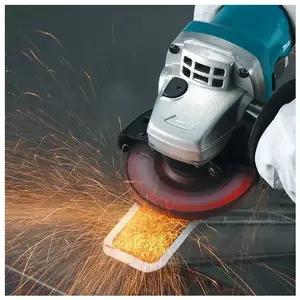 Makita - Meuleuse 125 mm 840 w + coffret + 4 disques - 9558HNRGK1 pas cher