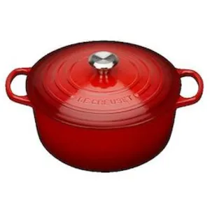 Comparateur de prix : Le Creuset Signature - Casserole avec couverture - 28 cm - 6.7 L - rond - cerise