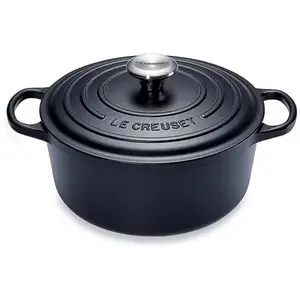 Comparateur de prix : LE CREUSET Signature - Casserole avec couverture - 24 cm - 4.2 L - rond - noir mat