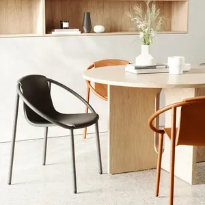 Chaise en acier et en bois noire Ringo - Umbra pas cher