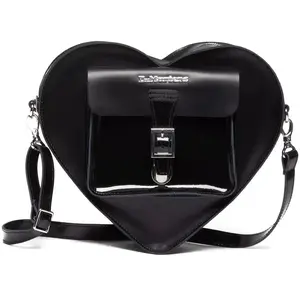 Hearts Leather Heart Backpack par Dr. Martens Noir T.U Sacs pas cher