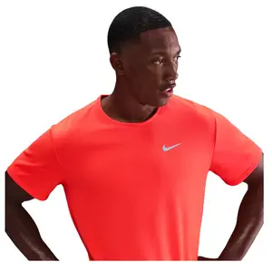 Nike Miler Homme - T-Shirts, Rouge - Taille S - Poly Jersey pas cher