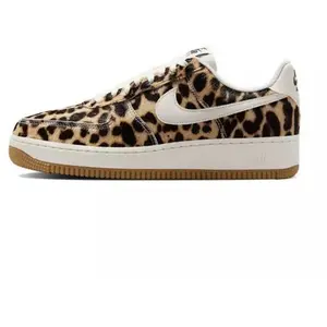 Comparateur de prix : Chaussure Nike Air Force 1 '07 pour femme - Marron 36.5 IB7695-200