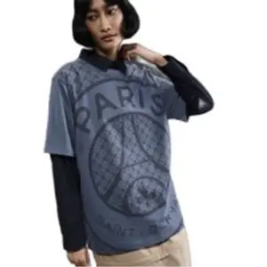 T-shirt à imprimé saisonnier Nike Football Paris Saint-Germain pour fe... pas cher