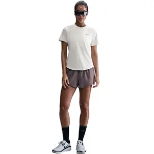 Comparateur de prix : Maillot manches courtes nike swift beige femme