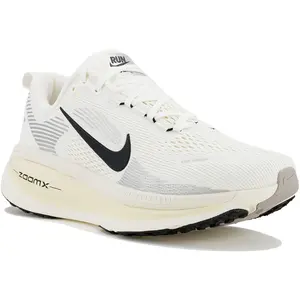 Nike Chaussures De Running Vomero 18 pas cher