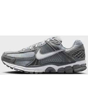 Comparateur de prix : Chaussure Nike Zoom Vomero 5 pour homme - Gris 40 HF1553-003