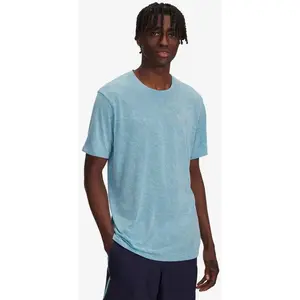 T-shirt Under Armour Launch Camo à manches courtes bleu clair - S pas cher