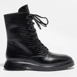 Stuart Weitzman - Boots McKenzee effet reptile noires T.35Vendu parbazarchic