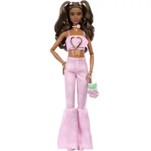 Comparateur de prix : Barbie Deluxe Poupee Style Tenue Rose Coeur
