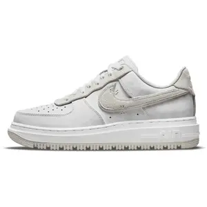 Comparateur de prix : Chaussures Nike Air Force 1 Luxe pour Homme - Blanc 40.5 DD9605-100