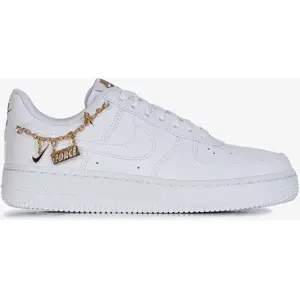 Comparateur de prix : Chaussures Nike Air Force 1 '07 LX pour Femme - Blanc 37.5 DD1525-100