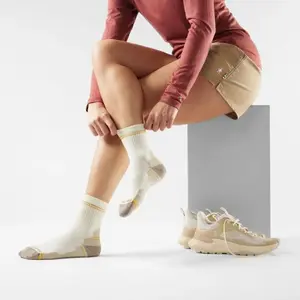 Smartwool - Hike Light Cushion Mid Crew Sock - Chaussettes randonnée femme Natural - L (42 - 45) pas cher