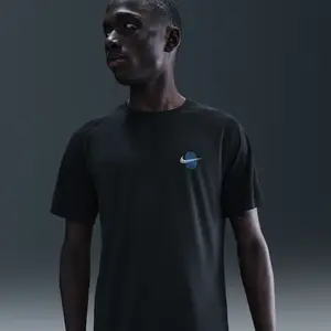 Nike Stride Graphic T-Shirt - Noir, Noir L pas cher