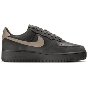 Comparateur de prix : Chaussure Nike Air Force 1 Low pour Femme - Marron 39 II7650-200
