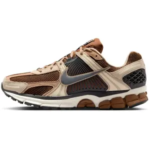 Comparateur de prix : Chaussure Nike Zoom Vomero 5 pour homme - Marron 44 HF1553-202