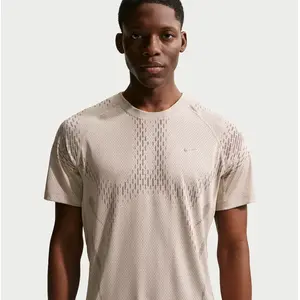 Nike Stride T-Shirt - Crème, Crème M pas cher