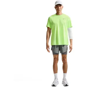 Nike Stride Tee Maillot de course Hommes-vert clair, argent, Taille M pas cher