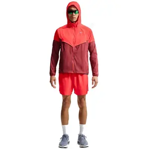 Nike Impossibly Light Windrunner vêtement running homme Rouge M pas cher