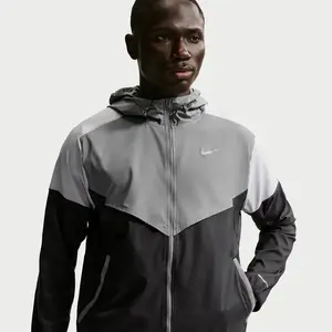 Comparateur de prix : Veste de running Nike Impossibly Light Windrunner pour homme - Gris M ...