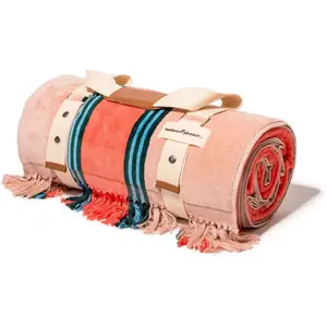 Business & Pleasure Co. - Serviette de plage Rose taille unique pas cher