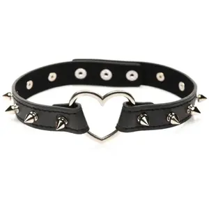 Comparateur de prix : XR Brands - Collier Coeur Piquants - Noir
