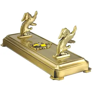 Comparateur de prix : The Noble Collection Harry Potter - Présentoir Pour Baguette Hufflepuff 20 Cm