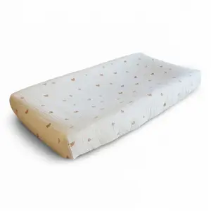 Comparateur de prix : Mushie Housse de matelas à langer en coton bio Rainbows (72 x 48 cm)