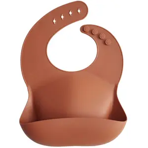 mushie Bavoir Bébé en Silicone | Bavoirs Imperméables Réglables | Bavoirs Faciles à Essuyer | 4 Tailles Réglables Avec Poches Avant Profondes | 100% Sans BPA et Phtalate | Clay pas cher