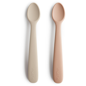 Mushie - Set de 2 cuillères en silicone Blush & Shifting sand pas cher