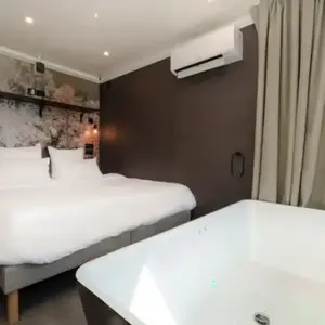 Nuit Insolite en House Boat à L'Isle-Adam 