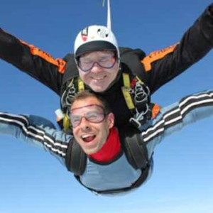 Saut en Parachute en Tandem près d'Arras pas cher
