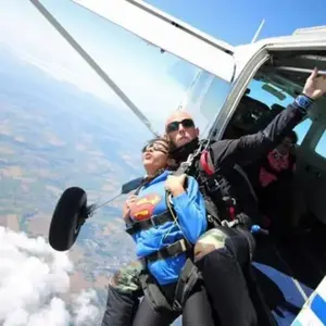 Saut en Parachute Tandem près d'Angers