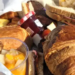 Balade en maxi-catamaran avec brunch dans la Baie de Quiberon pas cher